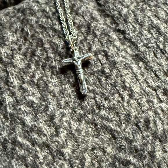 James Avery Sterling Silver Crucifix Cross Charm Small .925 CHARM ONLY - Picture 1 of 4